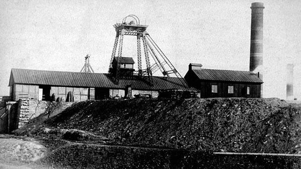Угольная шахта в Донбассе начало XX века, шахтёры