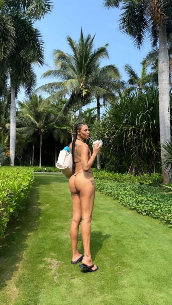 Сексуальное фото Лиз Кэмбидж (Liz Cambage) 