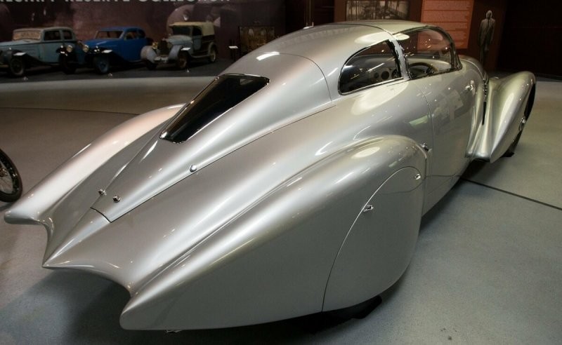 Кадр с автомобилем Hispano-Suiza H6C Dubonnet Xenia на ходу