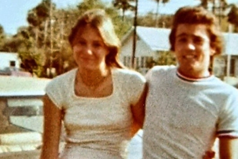 Свадебное фото Дина и Тины Клоус — молодожены, которые через год станут жертвами нераскрытого убийства