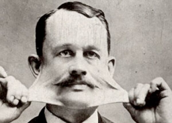 Кожа как хобот слона: чем прославился Джеймс Моррис — и чем поплатился