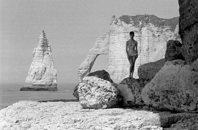 Уличная фотография Этрета во Франции для журнала Jours de France, автор Франк Хорват