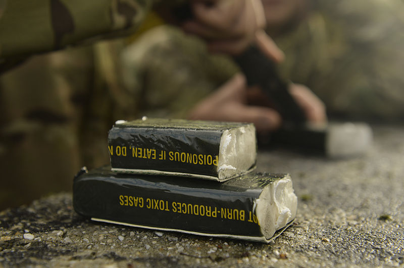 Бруски пластичной взрывчатки С-4 на основе гексогена