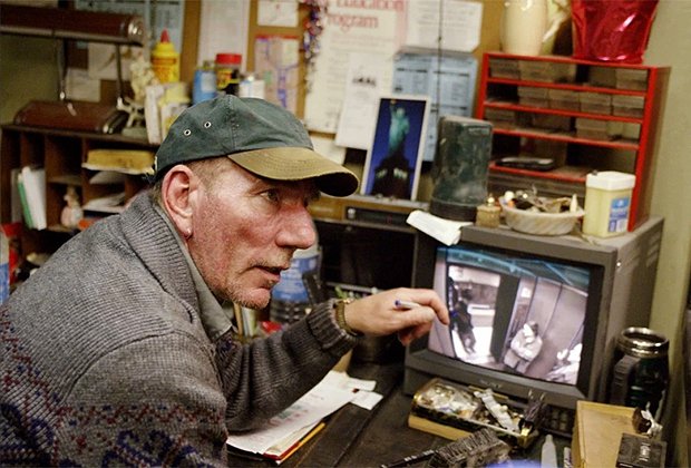 Постер к фильму Темная вода 2005 года