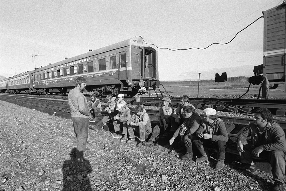 Бригада путеукладчиков на БАМе в 1984 году