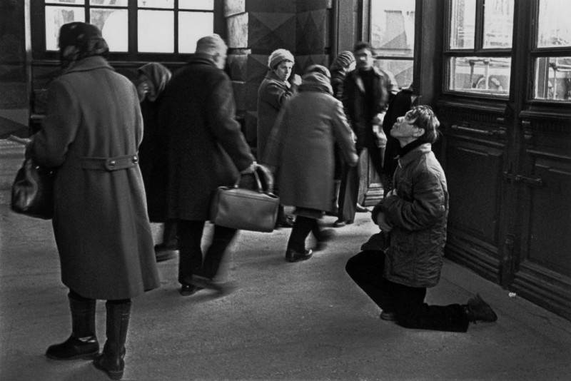 Уличное попрошайничество в Москве 90-х годов