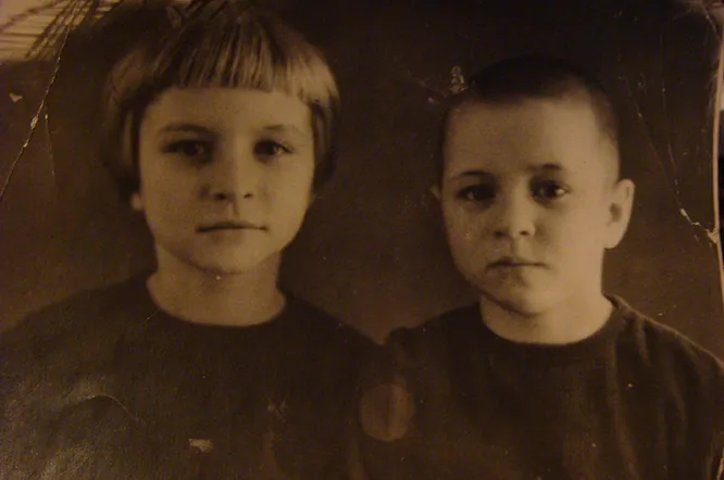 Сестры Шуреповы в детстве