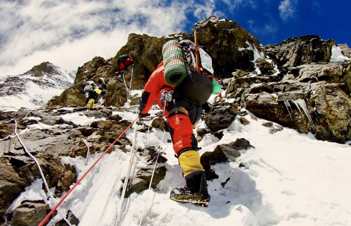 Горный пейзаж, связанный с экспедициями Шанталь Модюи