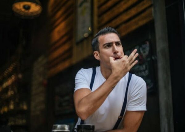 Почему нельзя свистеть в доме