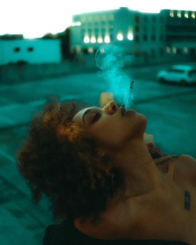 Портрет в неоновых тонах &mdash; фотограф Santiago Traverso