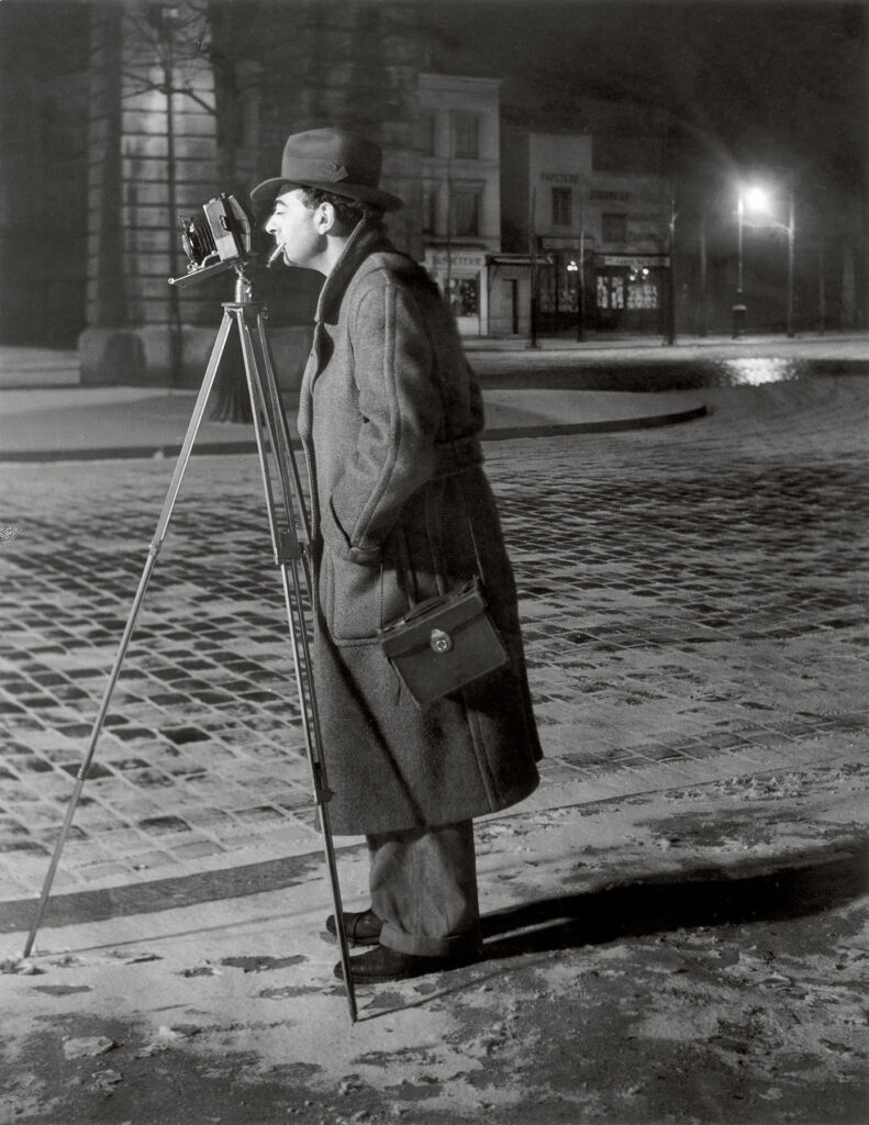 Ночной Париж на бульваре Сен-Жак, фотография Брассаи 1930-1932