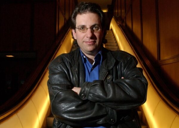 Хакер Кевин Митник: путь от врага государства до защитника киберпространства