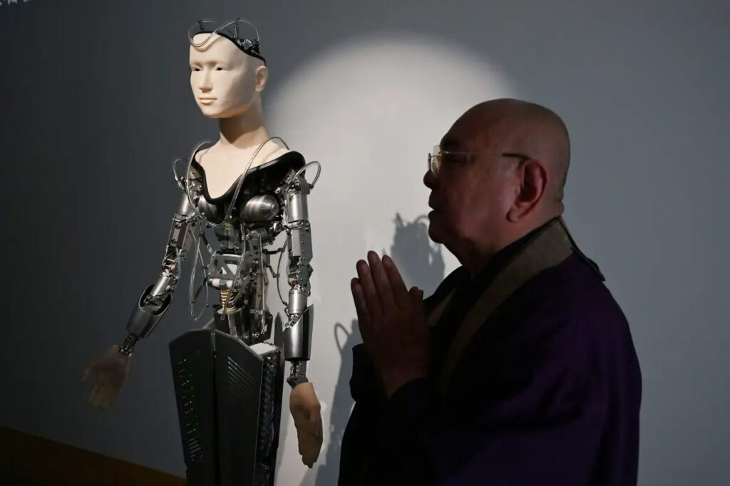 Искусственный интеллект в религии: Миндар в храме Кодай-дзи