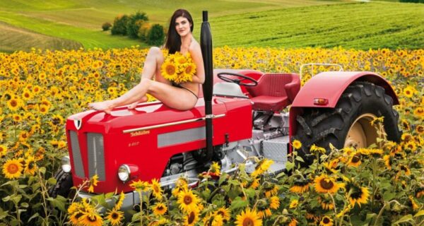 Красивые девушки на тракторах: романтика сельского драйва
