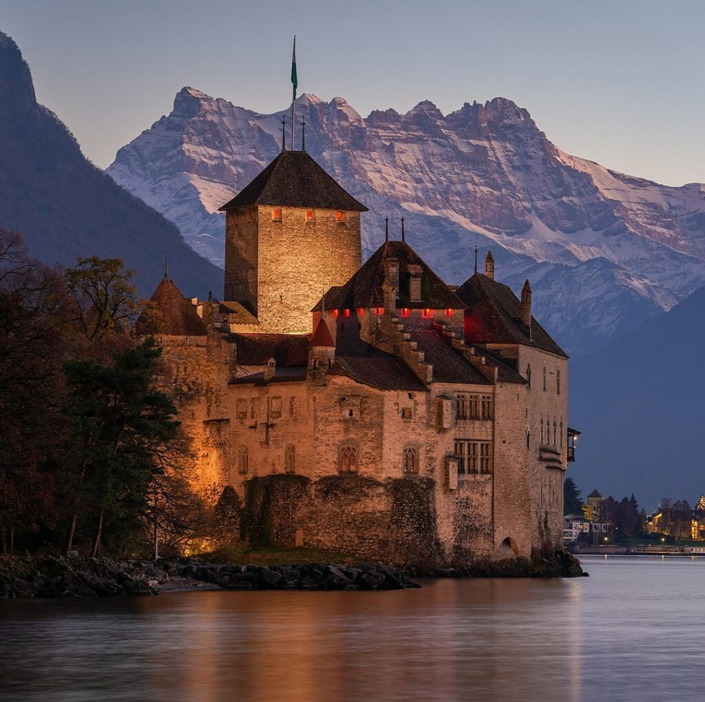 Bigpicture ru 1619px 001 chateau de chillon and dents du midi photo by giles laurent