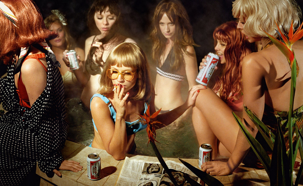 Фото Сьюзи с подругами от Alex Prager