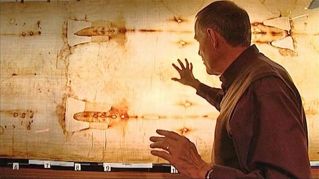 Научное исследование Туринской плащаницы в лаборатории