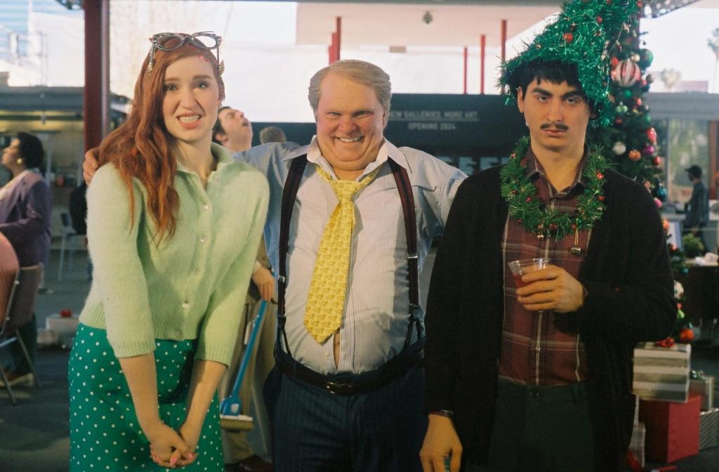 Продолжение серии Праздник на работе от Alex Prager