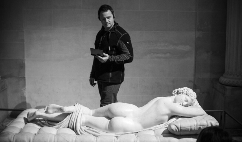 Зал Лувра в объективе фотографа Gérard Uféras 2017 год