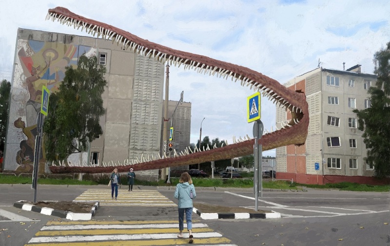 Хтоническое существо на фоне панельных домов хрущёвской застройки