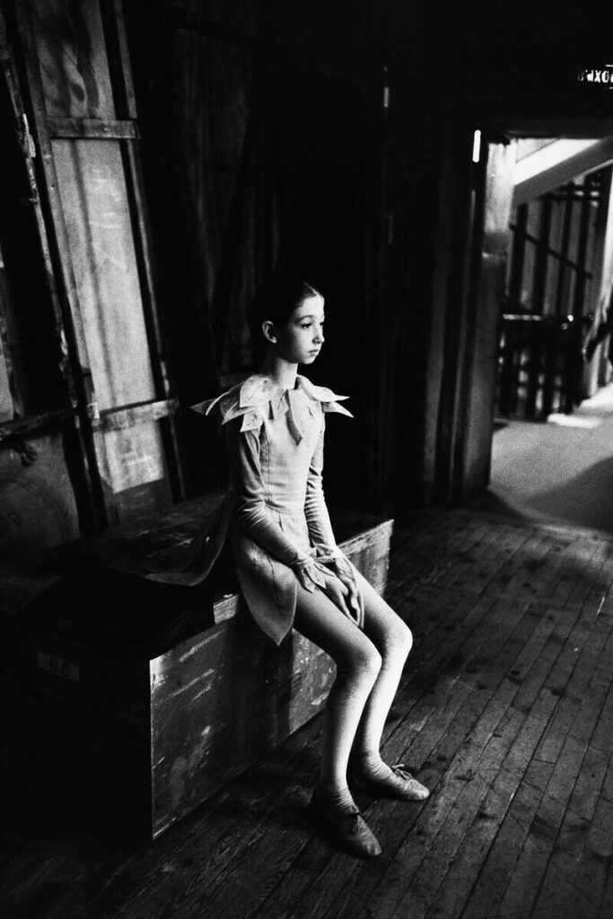 Зрители в музее работа Gérard Uféras