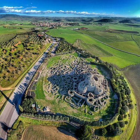 Комплекс Су-Нуракси в Барумини, вид на центральную башню