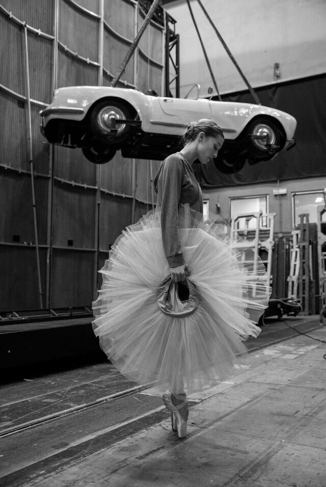 Зрители перед картиной Gérard Uféras