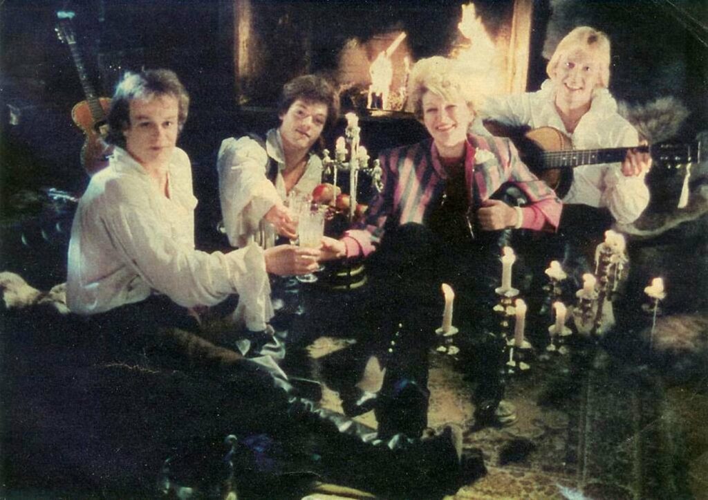 режиссер и актеры фильма Гардемарины вперёд