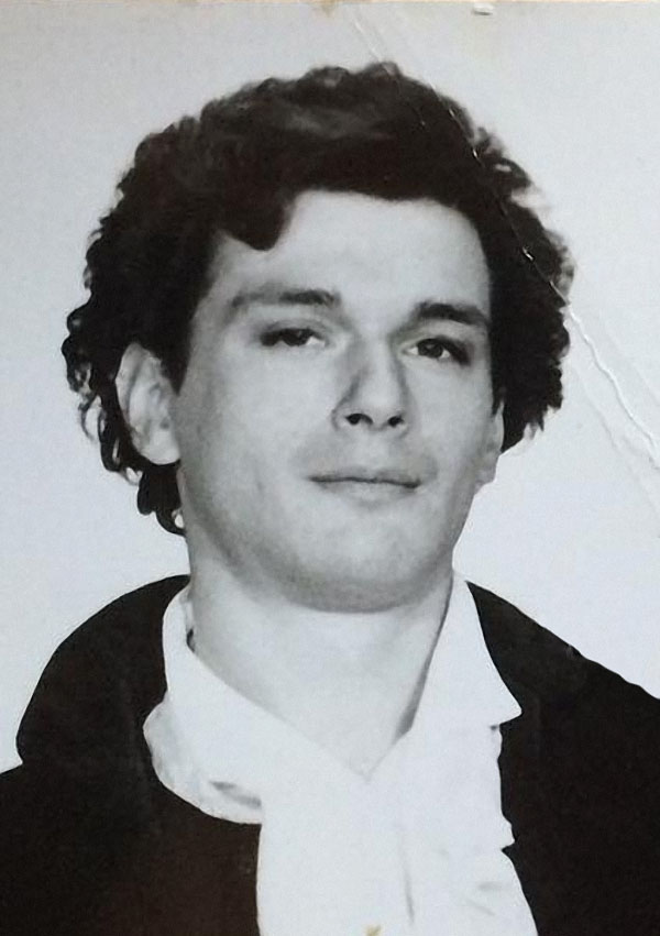 Анатолий Мукасей младший изначально утверждённый на роль Никиты Оленева