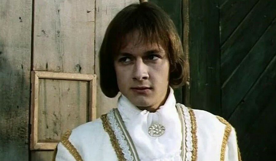 Владимир Шевельков в роли гардемарина Никиты Оленева