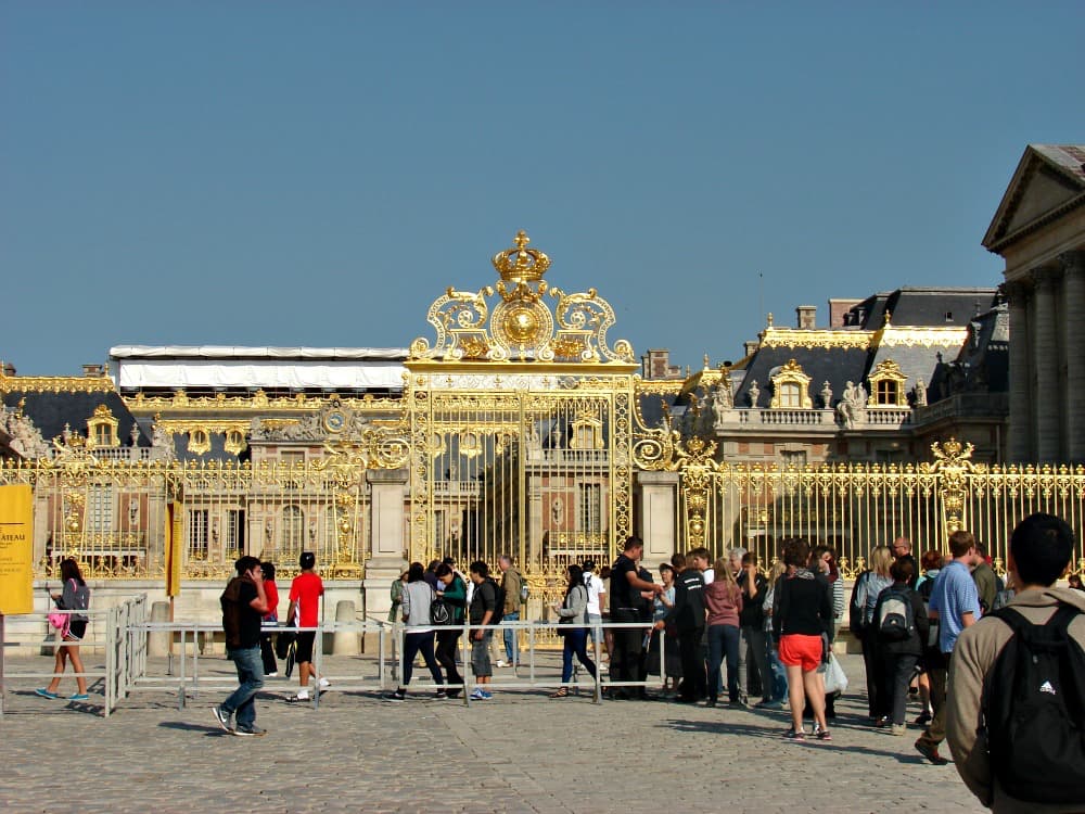 Позолоченные королевские ворота Версальского дворца