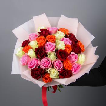 Bigpicture ru buket iz 35 roz keniya miks v plenke 11571 md