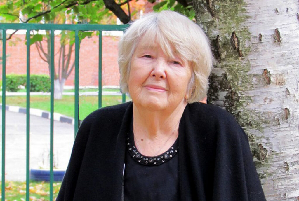 Писательница Нина Соротокина автор романа Трое из навигацкой школы