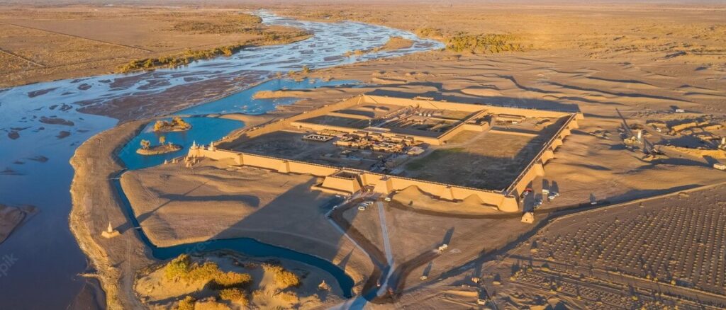 Аэрофотосъемка китайской копии Хара-Хото туристический аттракцион сохранение оригинала