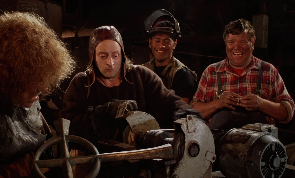 Шахтёры прорывают тоннель от чумы в «Навигаторе»