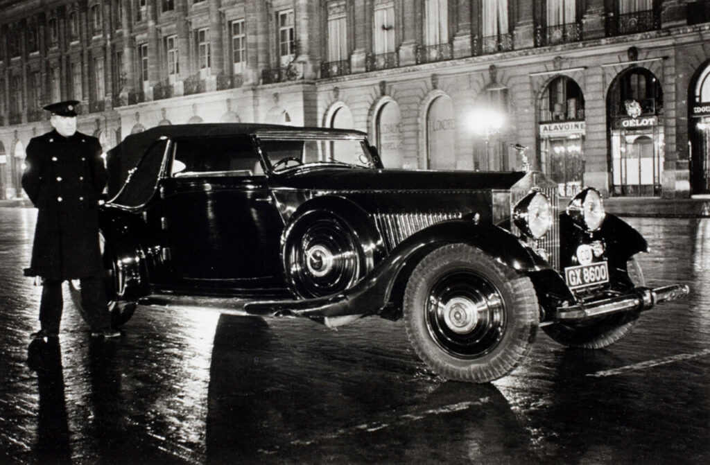 Rolls Royce у отеля Ritz в полночь, площадь Вандом, Париж, 1932 год