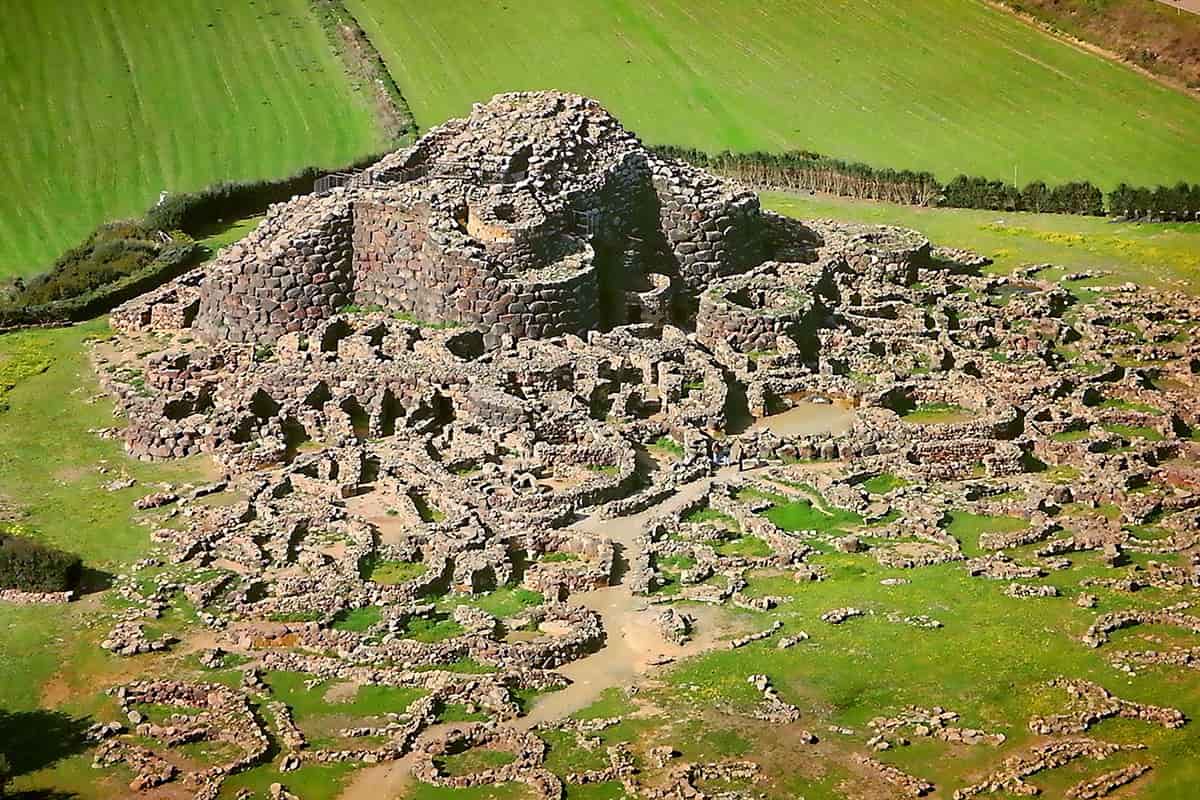 Су-Нуракси &mdash; археологический памятник на острове Сардиния, Италия