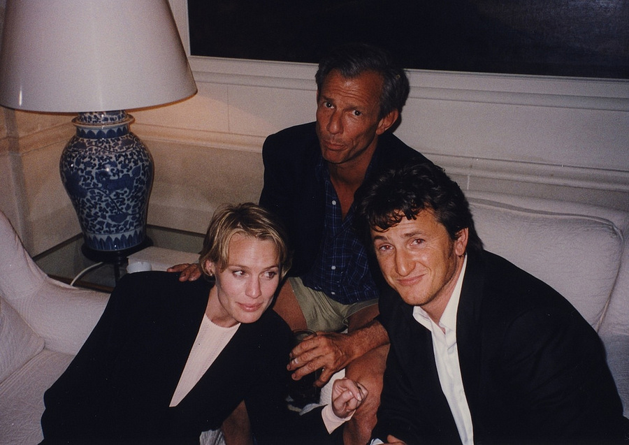 Robin Wright, Peter Beard и Sean Penn на любительском полароиде Michael White