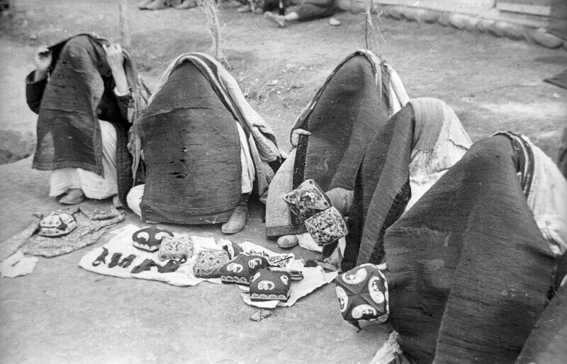 Женщины Востока на празднике: портрет Евзерихина, 1934 год