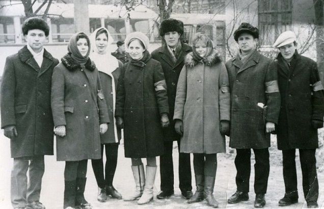 Добровольные дружинники на улице советского города