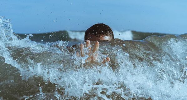 Его жир работает как у тюленя. Исландский рыбак, которого не смогла убить Атлантика