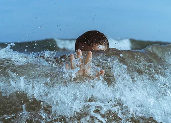 Его жир работает как у тюленя. Исландский рыбак, которого не смогла убить Атлантика