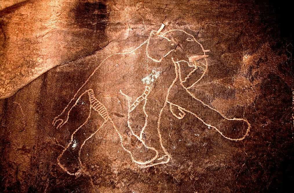 Наскальное изображение слона на скале плато Тассилин-Аджер в Сахаре