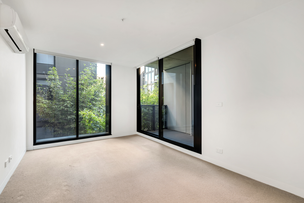 Empty,and,unfurnished,brand,new,apartment