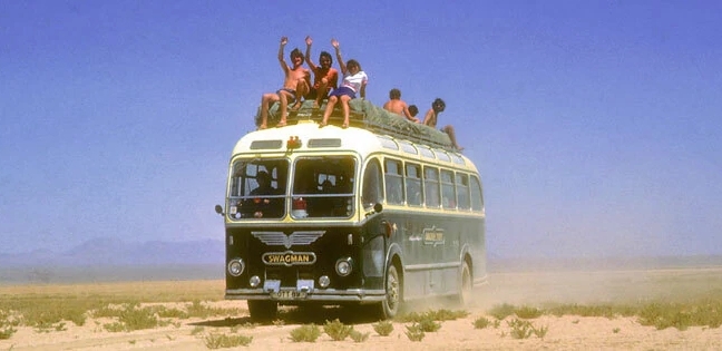 Фотография легендарного автобуса Magic Bus, перевозившего хиппи по знаменитому маршруту