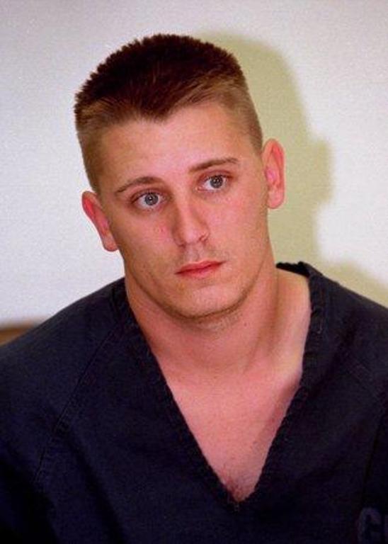 Морис Эрл Пирс, один из четырёх подозреваемых по делу об убийстве в йогурт-кафе Остина