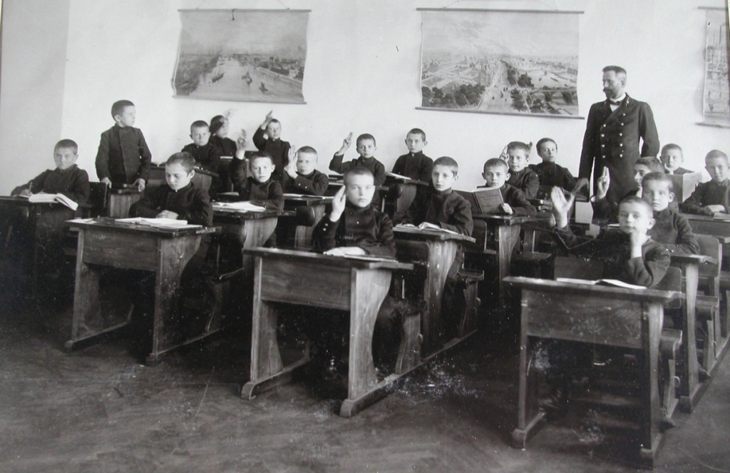 Одиночная парта Эрисмана Российская империя XIX век