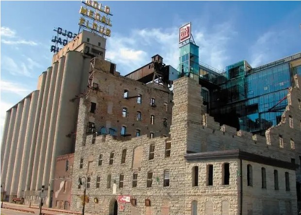 Фотография руин мельницы Уошберна в наши дни