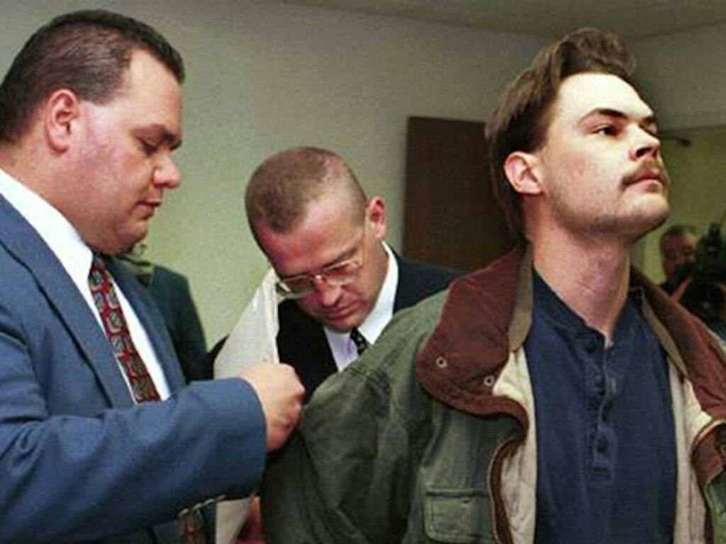 Роберт Спрингстин на судебном заседании по делу об убийстве в йогурт-кафе Остина, 2001 год