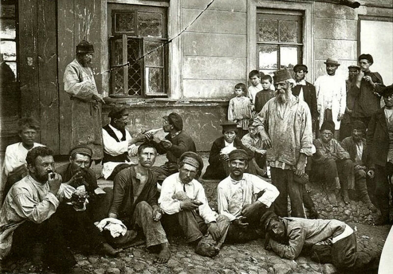 Крестьяне, нанимающиеся на работу, в конце XIX века